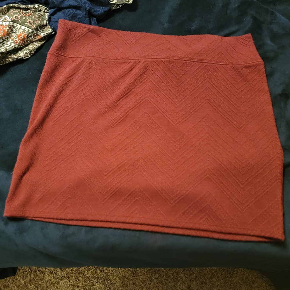 Bodycon shirt. Maroon color